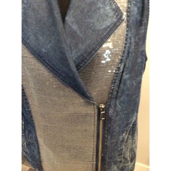 Chico's Chambray Denim Small 8-10 Sleeveless Jacket Zip Up Rhinestone - Picture 5 of 7
